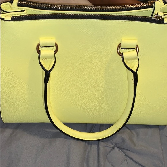 Call it spring purse - Picture 3 of 7